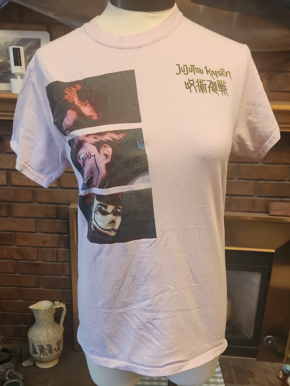 Jujutsu Kaisen Pink Graphic T‑Shirt Size Small Anime
